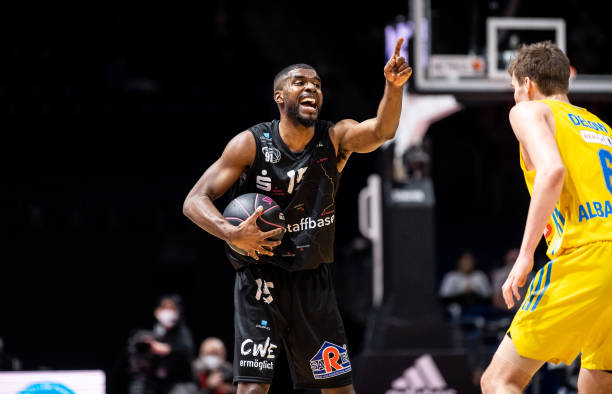 为观众们呈 为观众们呈