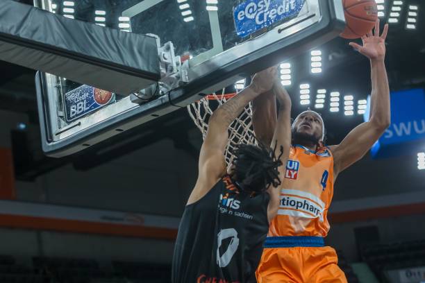 金的较量中 金的较量中