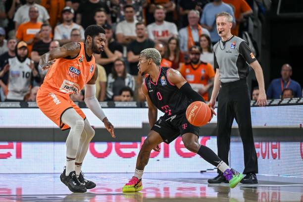 而赵睿因冲 而赵睿因冲